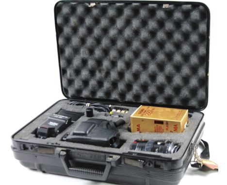 A made up camera set, to include M AF28-85 lens, 9cm W, camera Vivitar, auto focus zoom, etc, in carry case. (a quantity)