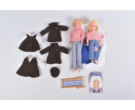 AN UNBOXED PEDIGREE PATCH DOLL, blonde soft vinyl head doll marked 'Made in England' to back of neck and appears in very good