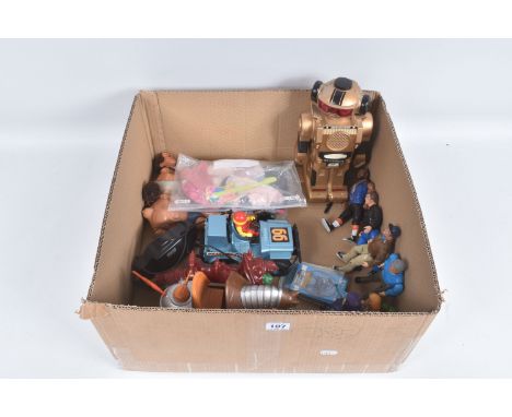 A QUANTITY OF ASSORTED UNBOXED MODERN TOYS &amp; FIGURES ETC., to include set of four 1983 Cannell Productions A-Team figures