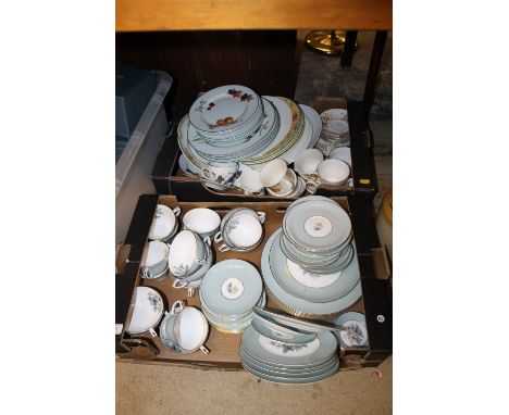 TWO TRAYS OF CHINA TO INC A ROYAL WORCESTER WOODLAND TEA & DINNER SERVICE