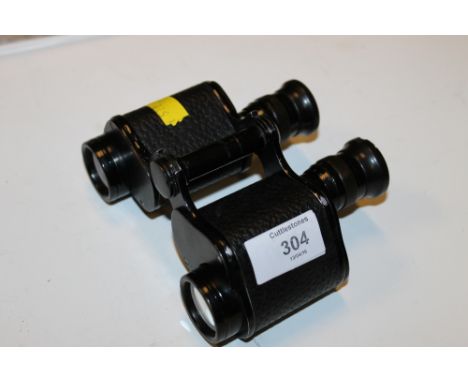 A PAIR OF ARMY BINOCULARS MARKED 'PRISMATIC No 3'