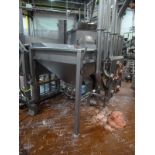 s/s hopper c/w Waukesha  PD pump mod. V224U1 w/ pipe manifold