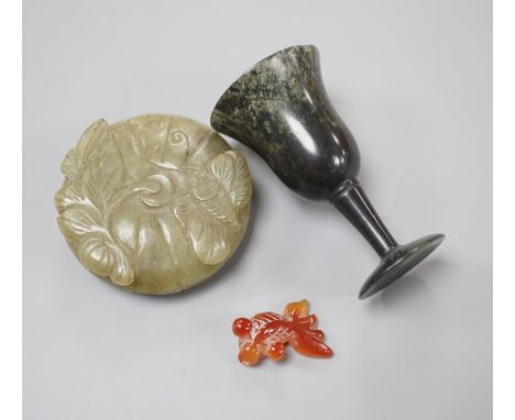 A Chinese green jade ‘butterfly’ box and cover, a moss agate cupcup and an agate fish, largest 7cms high.