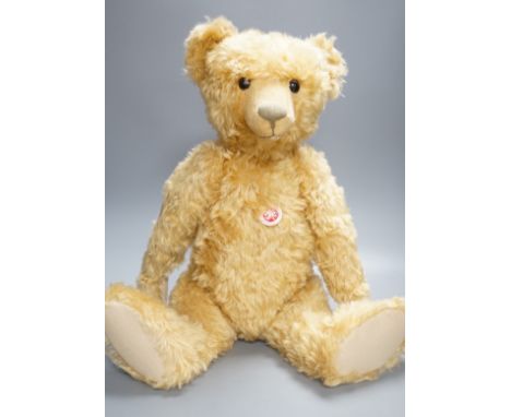 Steiff 43 PAB 1904 Replica, box and certificate, 52cm
