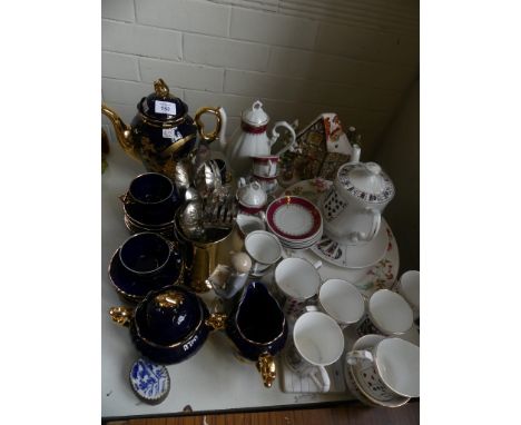 A mixed lot comprising gilt decorated coffee service, Queens card decorated tea wares and other assorted items 