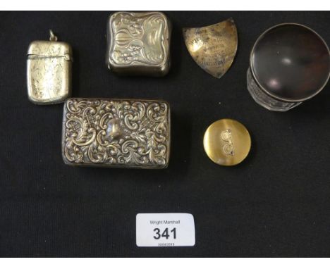 A selection of silver and white metal itemsTo include an Art Nouveau silver snuff box, a silver and tortoiseshell lidded jar,