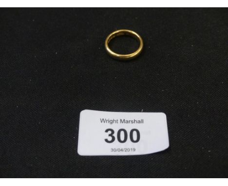 A 22ct gold band ringHallmarks for Birmingham, 1924, ring size L, weight approx. 6.5g. 