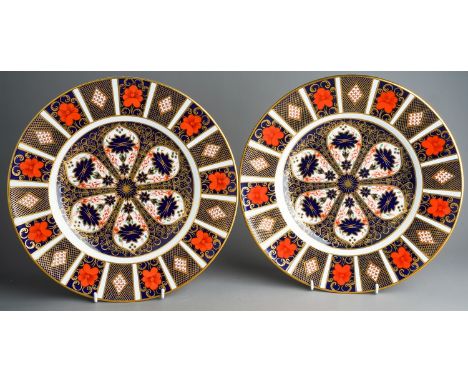 Two Royal Crown Derby 1128 Imari pattern large dinner plates, First quality. In good condition 