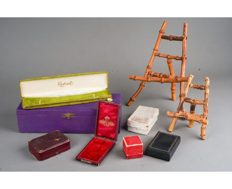 Assorted jewellery boxes and display plate stands (2 boxes)  