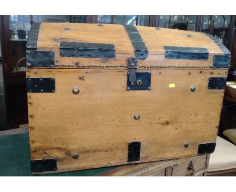 A Good Vintage Sea Chest. By R Cottrell, 79 Edgeware Road Hyde Park.  early 20th century. With a fine interior. Provenance, 8