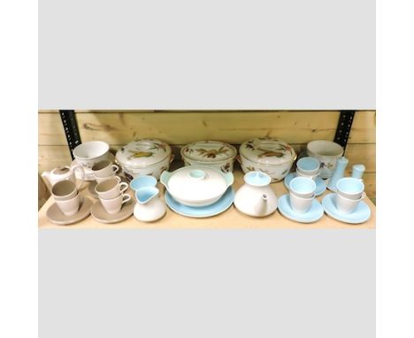 A collection of dinner wares, to include Royal Worcester Evesham pattern and Poole tea wares