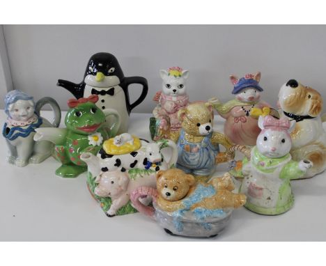 A job lot of novelty ceramic teapots 