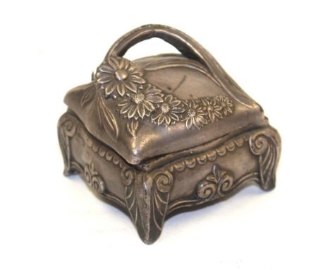 An Art Nouveau pewter trinket casket, in the style of WMF, moulded with stylised leaves and flowers, 5.5cm wide