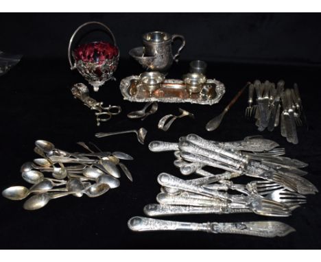 AN INTERESTING COLLECTION OF SILVER AND SILVER PLATE White metal and EPNS items to include two small silver cruets on three s