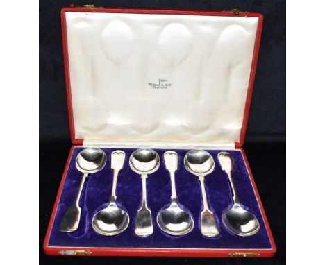 A CASED SET OF WALKER &amp; HALL SILVER SOUP SPOONS  (6) hallmarked Sheffield 1905, maker W &amp; H, weight 467grams 15 troy 