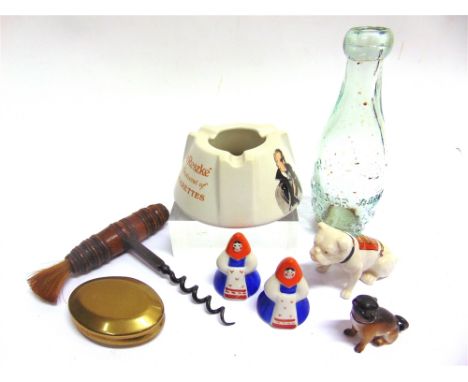 ASSORTED COLLECTABLES  comprising a Royal Doulton promotional 'De Reske' cigarettes ashtray; a straight-pull corkscrew, with 