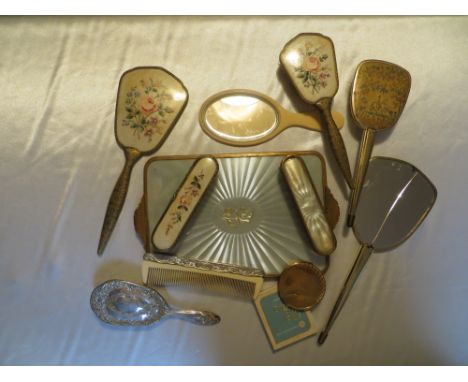 Assorted dressing table items (some a/f), and 1x Max Factor compact.