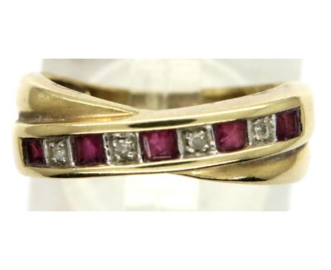 9ct gold diamond and ruby set ring, size J, 2.4g. P&amp;P Group 1 (£14+VAT for the first lot and £1+VAT for subsequent lots) 