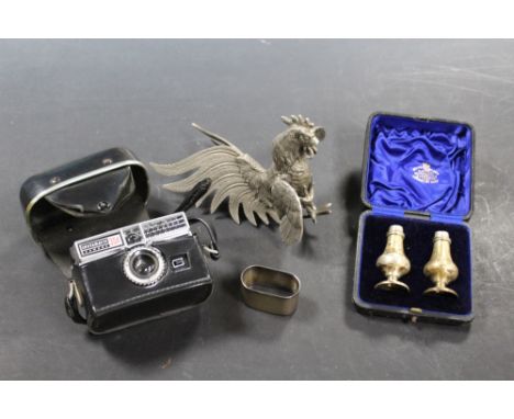 A TRAY OF COLLECTABLES TO INC A SILVER PLATED FIGHTING COCKEREL