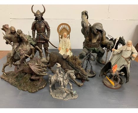 A selection of Lord of the Rings large collectable figures 
