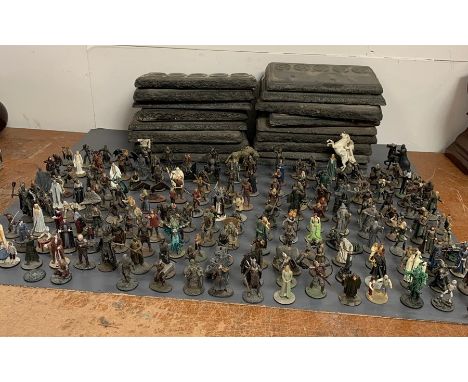 Lord of the Rings Collectors models to include seventeen boards, approx 170 figures and a selection of magazines 