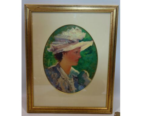 20th century school, portrait of a lady, oil, feigned to oval, in gilt painted frame, 35 x 27cm 