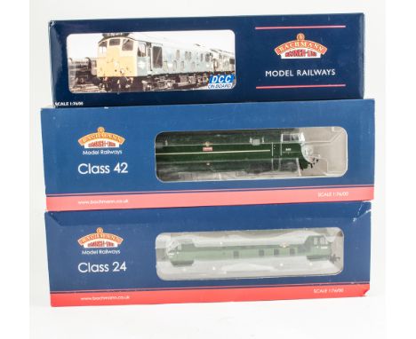 Bachmann class 25/1 BO-BO diesel D5211 green locomotive set 32-325DC,  class 42 diesel D823 BR green 'Hermes' locomotive set 