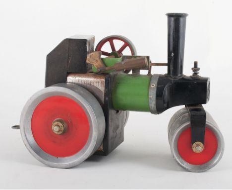 Mamod steam road roller, no box.