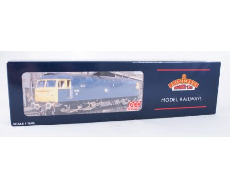 Bachmann class 47 locomotive D1746 green set 32-801DS.