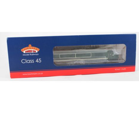 Bachmann class 45 diesel D55, 'Royal Signals' BR green with sound locomotive set 32-678DS.