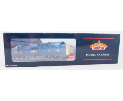 Bachmann class 55 D90007 'Pinza' BR Two tone green locomotive set 32-525DS.