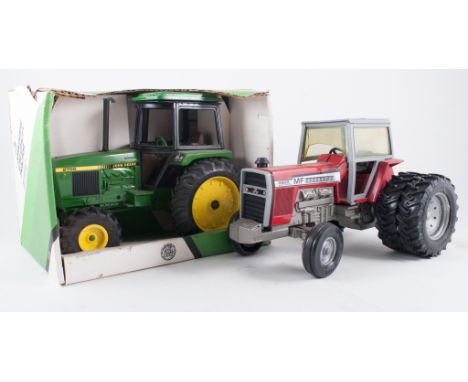 Large scale metal model tractors by Ertl, John Deere 2744 Utility tractor (boxed), Massey Ferguson 2805, Ford 4600, Other Joh