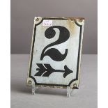 Email-Schild "Hausnummer 2" (um 1900)