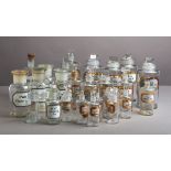 Großes Konvolut von Apothekergefäßen (20. Jh.)
