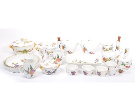 Royal Worcester - 'Evesham' pattern - a large extensive circa 1960s dinner / tea service decorated with varying flowering fru