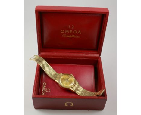 Gentleman's Omega Constellation automatic chronometer gold bracelet wristwatch 1967 hallmarked 18ct ref. BA 3685416 approx. 9