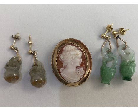 A 9ct gold mounted shell cameo brooch, together with two pairs of jade drop earrings
