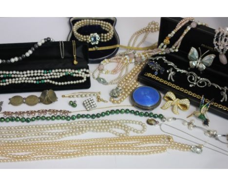 A pearl and malachite necklace, together with a quantity of costume jewellery and a powder compact with blue guilloche cover