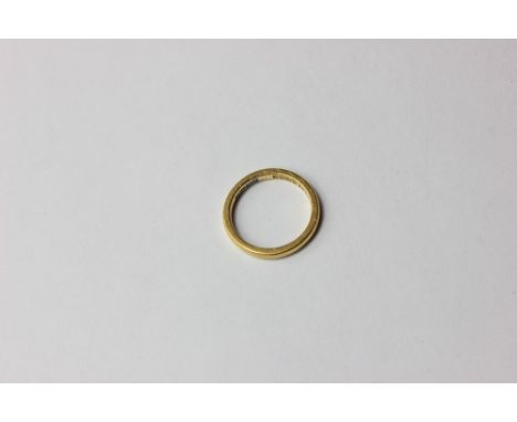 A 22ct gold wedding ring 2.9g