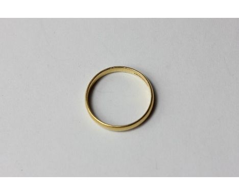 A 22ct gold wedding ring 2.7g