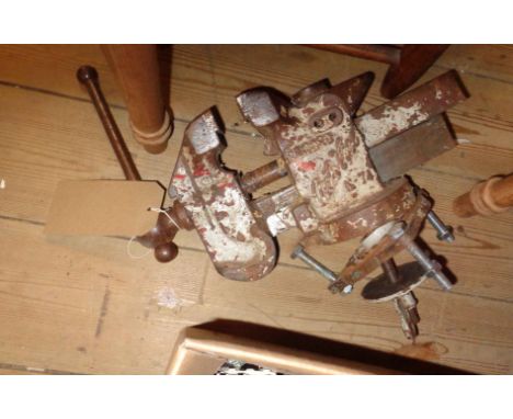 A vintage Record No. 74 'Auto Vice' bench vice