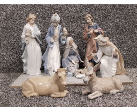 Nao by Lladro 8 piece Nativity set, including Mary, Joseph, baby Jesus, 3x kings, Donkey &amp; bull