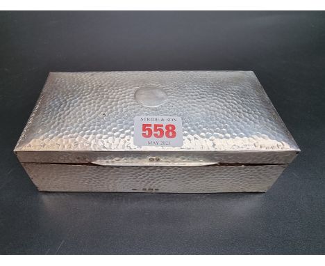 An Edwardian silver cigarette box, by&nbsp;Henry Williamson Ltd, Birmingham 1908, 17.6cm long. 