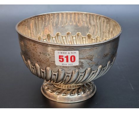 A silver pedestal bowl, by&nbsp;William Hutton &amp; Sons Ltd, Sheffield 1912, 11.5cm high, 360.5g. 