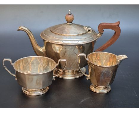 A silver three piece bachelor's teaset, by&nbsp;Northern Goldsmiths Co, Birmingham 1933, gross weight 479g. 