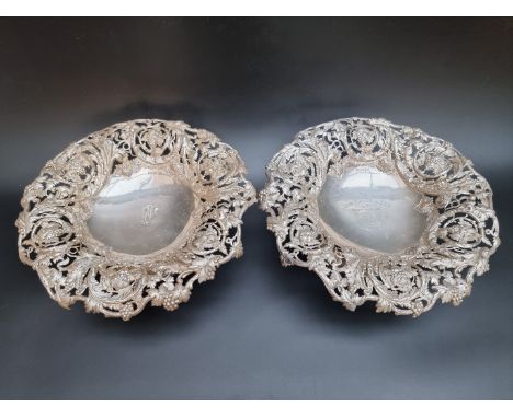 An impressive pair of Edwardian pierced silver tazzas, by Walker &amp; Hall, Sheffield 1903, 29cm diameter, 1194g. Provenance