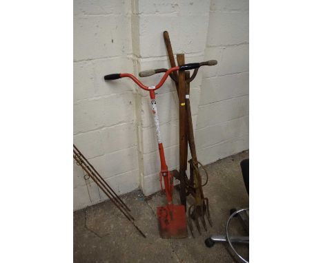 Mixed lot of various hand tools to include choppers, spades, forks etc