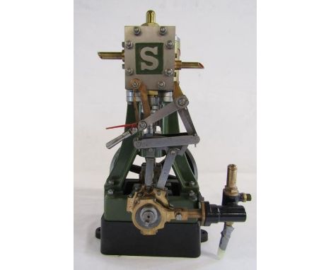Stuart &amp; Turner 5A steam engine with reversing gear - approx. 38cm tall x&nbsp;