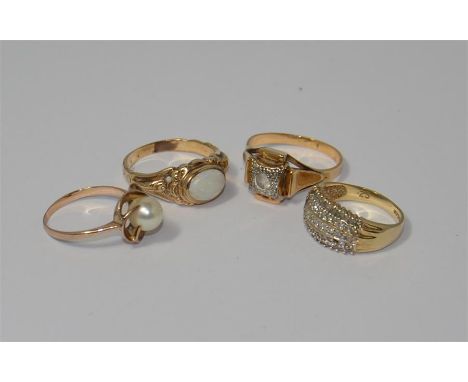 A diamond set  9ct yellow gold ring, originally 0.25cts, two stones missing, Size: I Total Weight: approx. 2.7grms.A cultured