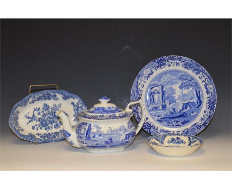 One hundred and four pieces of blue and white china, mainly Spode, Johnson Brothers and Doulton. (104)